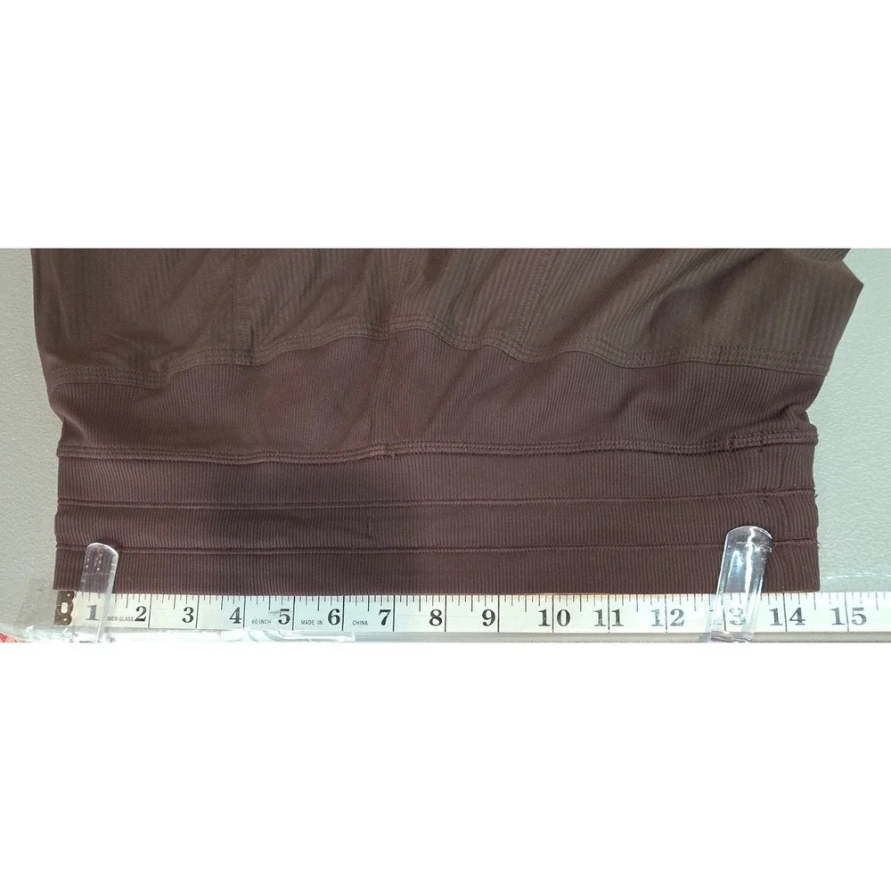 Lululemon Womens 6 Espresso Dance Studio Mid-Rise Pant Short